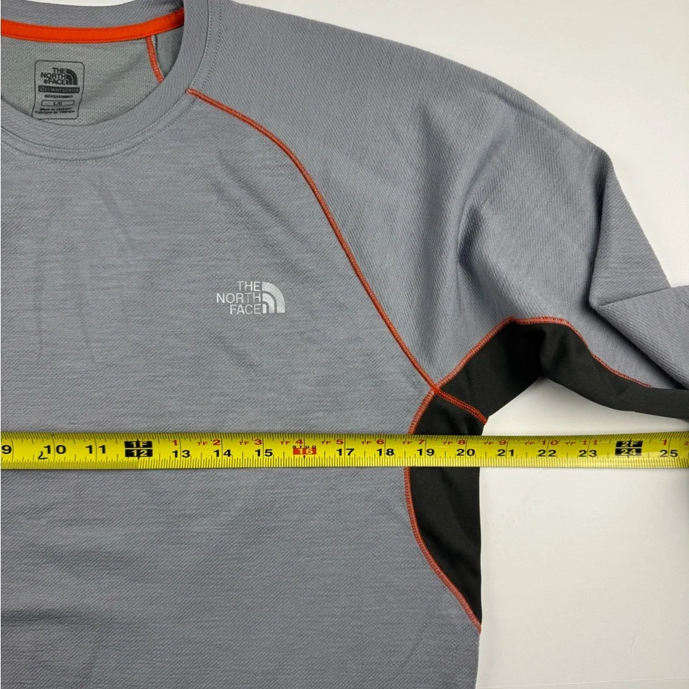 The North Face Men's Flight Series Light Gray and Black Long Sleeve Tee large